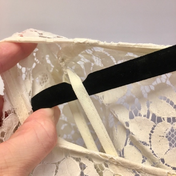 Talula Cropped Lace Shirt with Scoop Neck - Picture 5 of 7